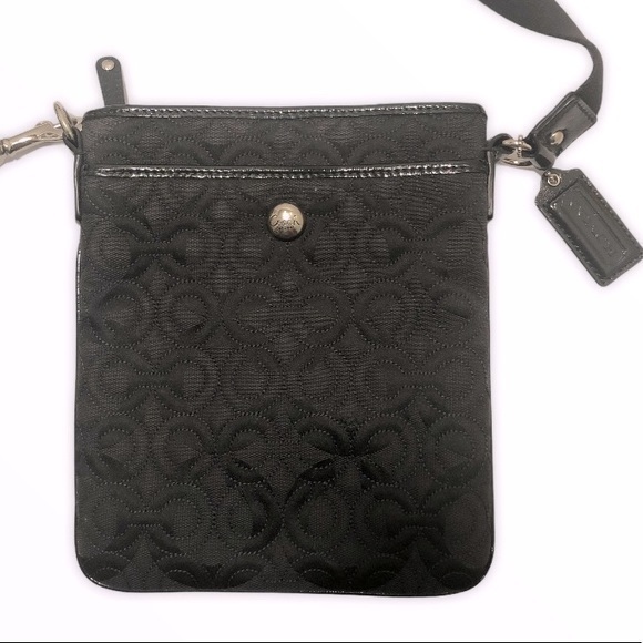Coach 42974 quilted black swingpack crossbody bag